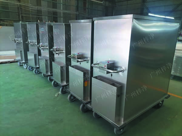 一次性物品電動轉(zhuǎn)運車采用304拉絲不銹鋼板面板厚度：≥1.2mm,表面作拉絲亞光處理。